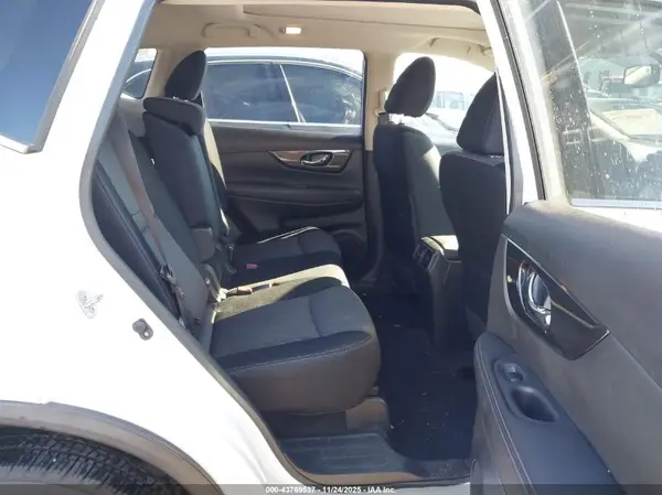 JN8AT2MV5HW250036 2017 NISSAN ROGUE - Image 8