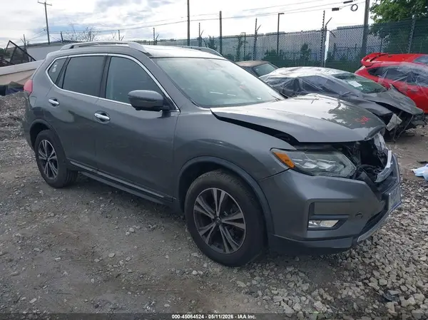 JN8AT2MV5HW250294 2017 NISSAN ROGUE - Image 1