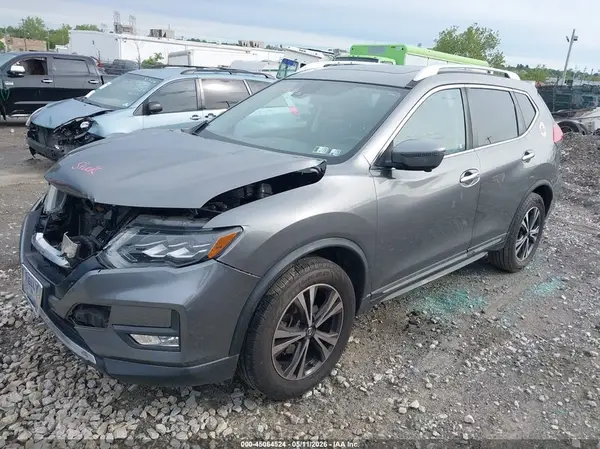 JN8AT2MV5HW250294 2017 NISSAN ROGUE - Image 2