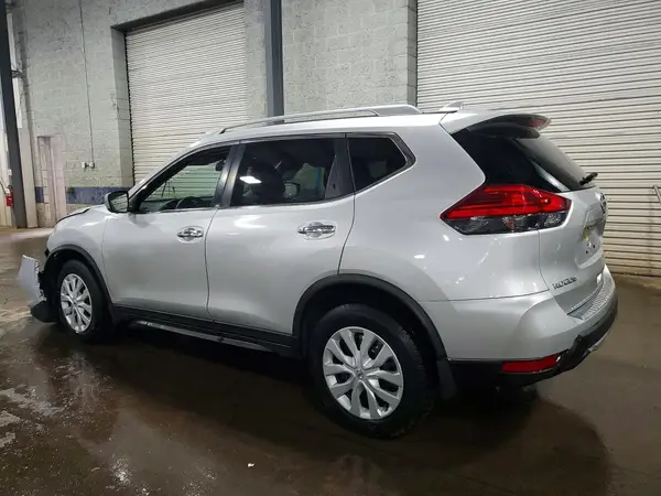 JN8AT2MV5HW250506 2017 NISSAN ROGUE - Image 2