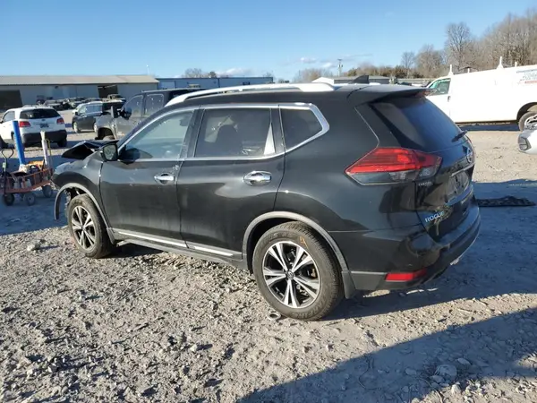 JN8AT2MV5HW250828 2017 NISSAN ROGUE - Image 2