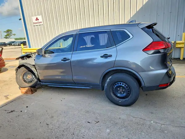 JN8AT2MV5HW257441 2017 NISSAN ROGUE - Image 2