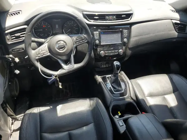 JN8AT2MV5HW258265 2017 NISSAN ROGUE - Image 8