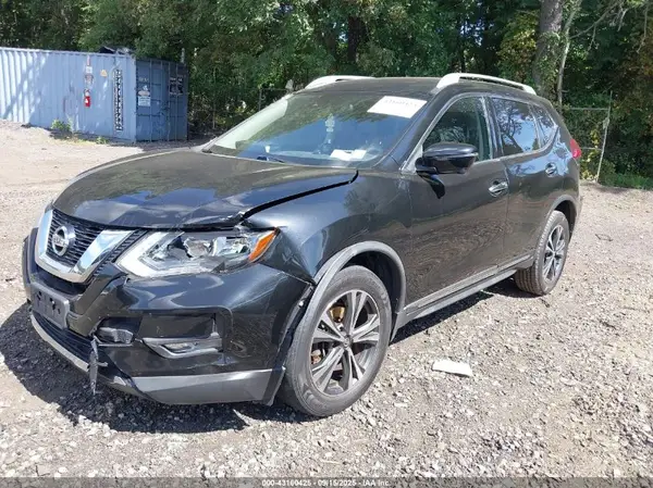 JN8AT2MV5HW262137 2017 NISSAN ROGUE - Image 2