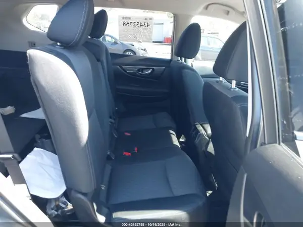 JN8AT2MV5HW268844 2017 NISSAN ROGUE - Image 8