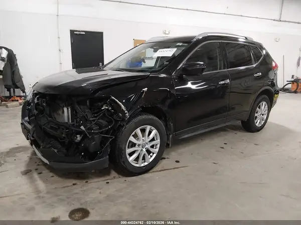 JN8AT2MV5HW271128 2017 NISSAN ROGUE - Image 2