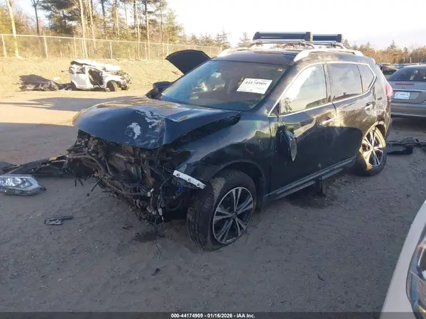 JN8AT2MV5HW273493 2017 NISSAN ROGUE - Image 2