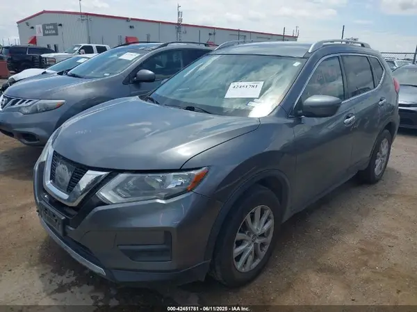 JN8AT2MV5HW273882 2017 NISSAN ROGUE - Image 2