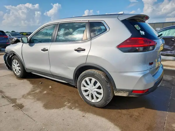 JN8AT2MV5HW275678 2017 NISSAN ROGUE - Image 2