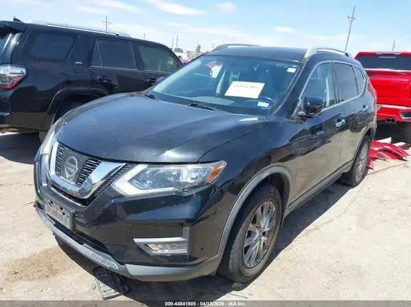 JN8AT2MV5HW277866 2017 NISSAN ROGUE - Image 2