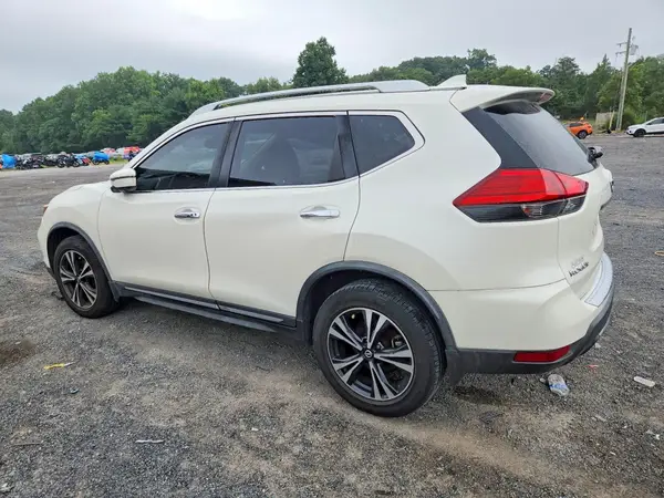 JN8AT2MV5HW278094 2017 NISSAN ROGUE - Image 2