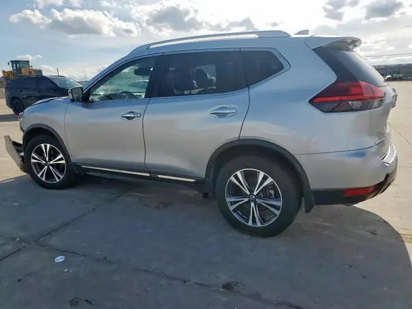 JN8AT2MV5HW278810 2017 NISSAN ROGUE - Image 2
