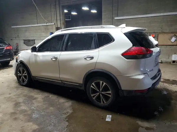 JN8AT2MV5HW281609 2017 NISSAN ROGUE - Image 2
