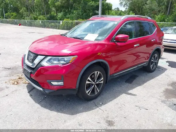 JN8AT2MV5HW284820 2017 NISSAN ROGUE - Image 2