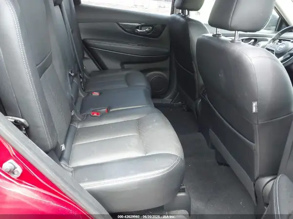 JN8AT2MV5HW284820 2017 NISSAN ROGUE - Image 8