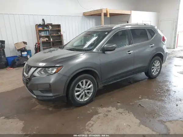 JN8AT2MV5JW301296 2018 NISSAN ROGUE - Image 2