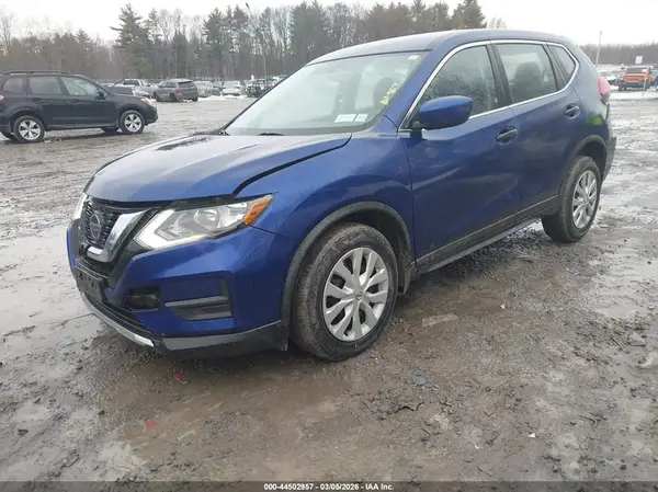 JN8AT2MV5JW301525 2018 NISSAN ROGUE - Image 2