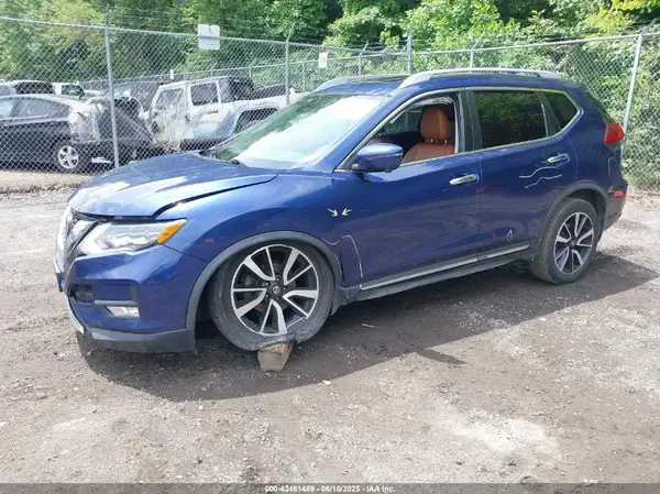 JN8AT2MV5JW303176 2018 NISSAN ROGUE - Image 2