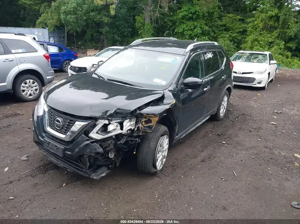 JN8AT2MV5JW304697 2018 NISSAN ROGUE - Image 2