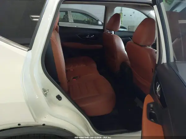 JN8AT2MV5JW304876 2018 NISSAN ROGUE - Image 8
