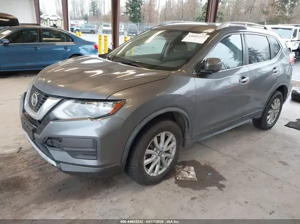 JN8AT2MV5JW305333 2018 NISSAN ROGUE - Image 2
