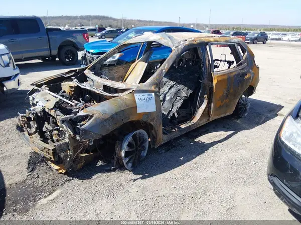 JN8AT2MV5JW307728 2018 NISSAN ROGUE - Image 2