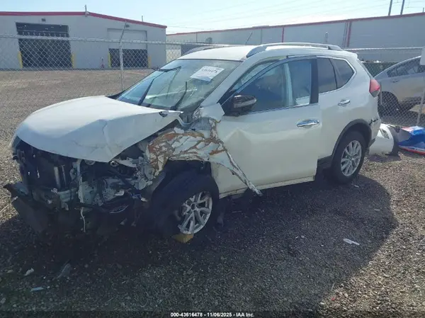 JN8AT2MV5JW311388 2018 NISSAN ROGUE - Image 2
