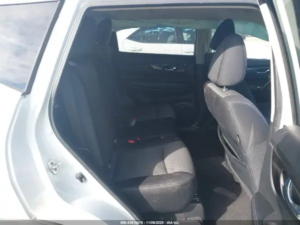 JN8AT2MV5JW311388 2018 NISSAN ROGUE - Image 8