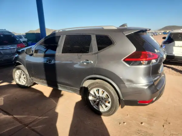 JN8AT2MV5JW314419 2018 NISSAN ROGUE - Image 2