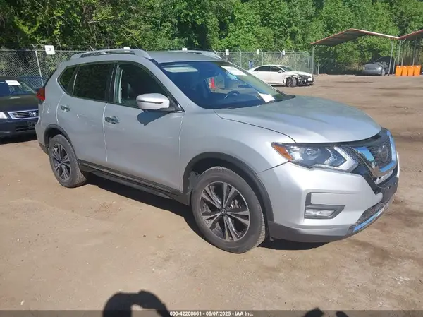 JN8AT2MV5JW318633 2018 NISSAN ROGUE - Image 1