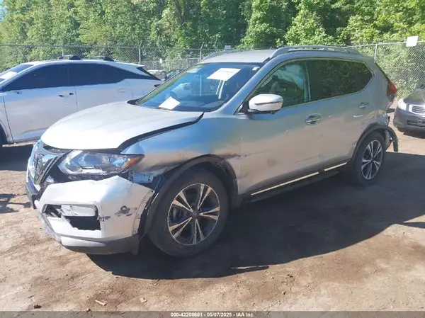 JN8AT2MV5JW318633 2018 NISSAN ROGUE - Image 2