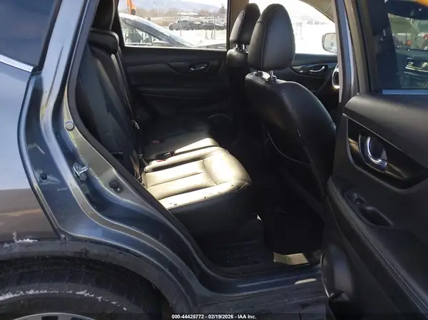 JN8AT2MV5JW318759 2018 NISSAN ROGUE - Image 8
