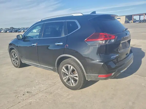 JN8AT2MV5JW320799 2018 NISSAN ROGUE - Image 2