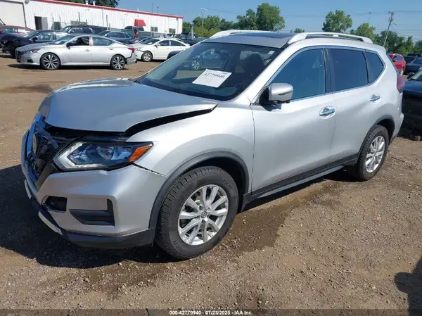 JN8AT2MV5JW326683 2018 NISSAN ROGUE - Image 2