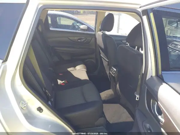 JN8AT2MV5JW326683 2018 NISSAN ROGUE - Image 8