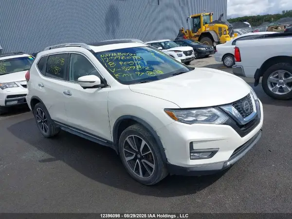 JN8AT2MV5JW329812 2018 NISSAN ROGUE - Image 1