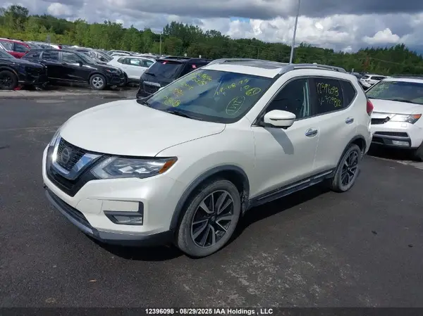 JN8AT2MV5JW329812 2018 NISSAN ROGUE - Image 2