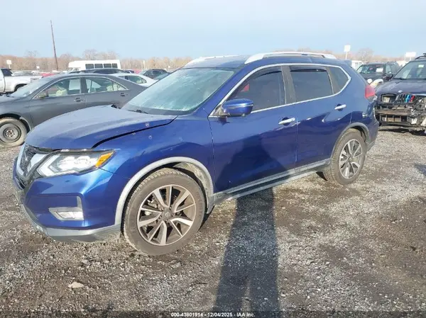 JN8AT2MV5JW341488 2018 NISSAN ROGUE - Image 2