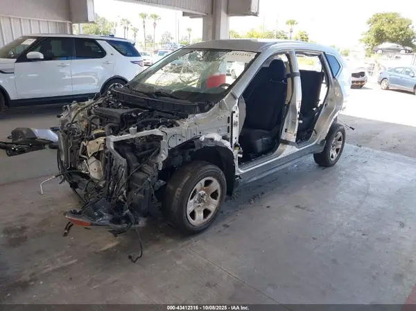 JN8AT2MV5JW341913 2018 NISSAN ROGUE - Image 2