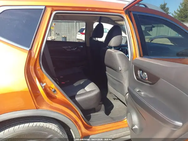 JN8AT2MV5JW343127 2018 NISSAN ROGUE - Image 8