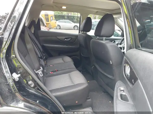 JN8AT2MV5JW348215 2018 NISSAN ROGUE - Image 8