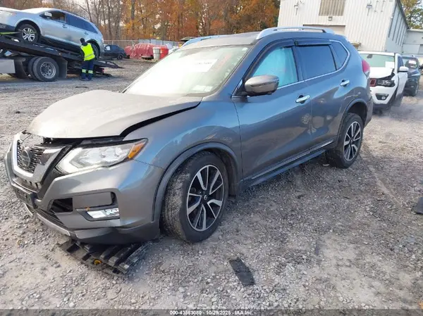 JN8AT2MV5JW349588 2018 NISSAN ROGUE - Image 2