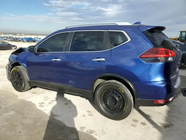JN8AT2MV5JW352457 2018 NISSAN ROGUE - Image 2