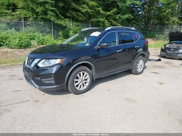 JN8AT2MV5JW352782 2018 NISSAN ROGUE - Image 2