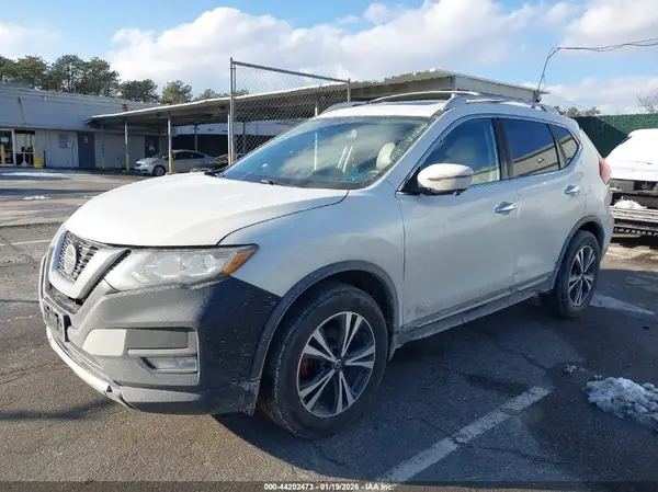 JN8AT2MV5JW354189 2018 NISSAN ROGUE - Image 2