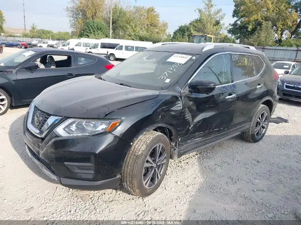 JN8AT2MV5KW371348 2019 NISSAN ROGUE - Image 2