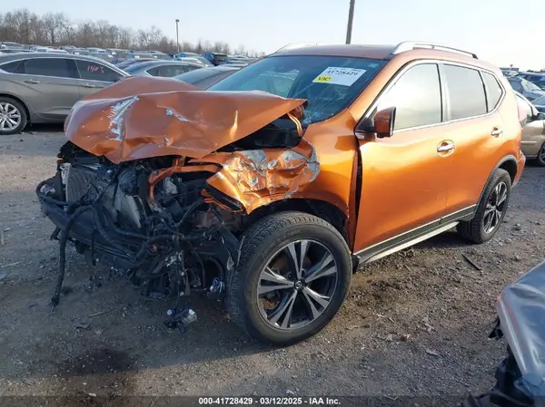 JN8AT2MV5KW372712 2019 NISSAN ROGUE - Image 2
