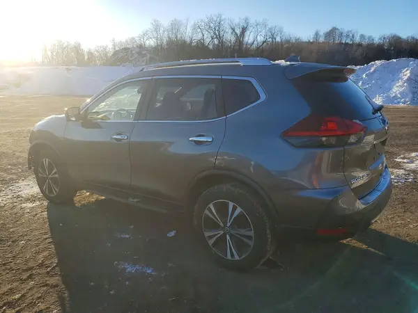 JN8AT2MV5KW374525 2019 NISSAN ROGUE - Image 2