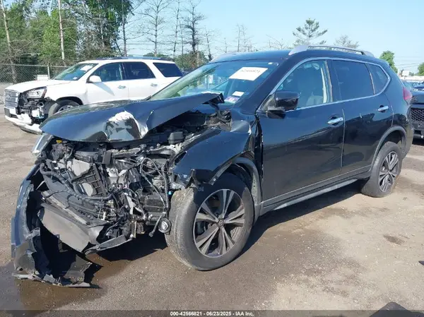 JN8AT2MV5KW375092 2019 NISSAN ROGUE - Image 2