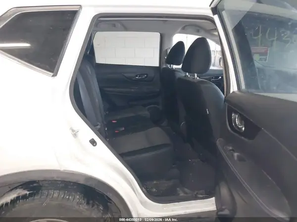 JN8AT2MV5KW376811 2019 NISSAN ROGUE - Image 8